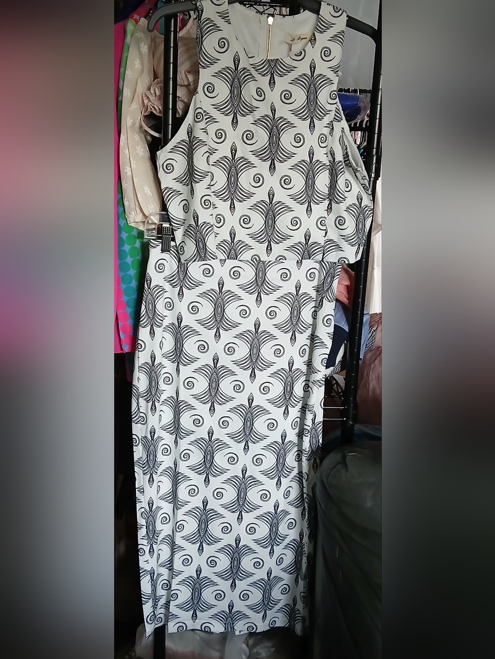 Sleeveless White & Black Patterned Skirt & Top